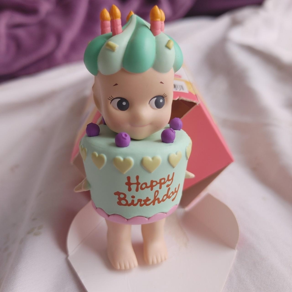 Birthday Gift Series Sonny Angel Mini Figure - Mint Green Cake with Hearts, Spri